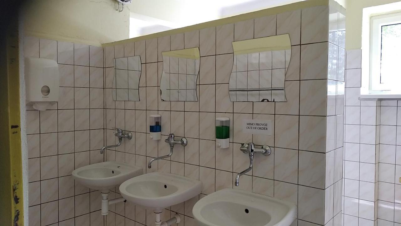 Motel Grado ปราก ภายนอก รูปภาพ